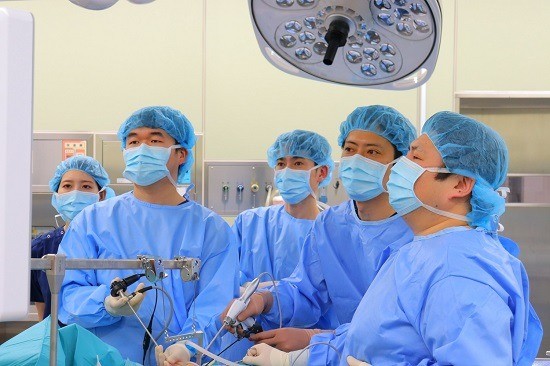 甲状腺腫瘍に対する「内視鏡下甲状腺切除術」を開始しました
